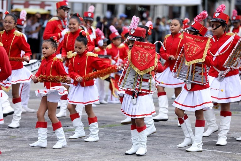 II Festival De Bandas Escolares Saluda A La Patria Por El 197